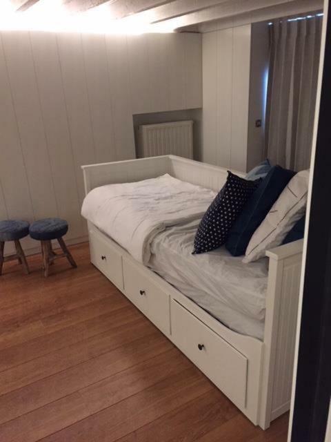 Charme Villa Le Chat Botte Koksijde Exteriör bild